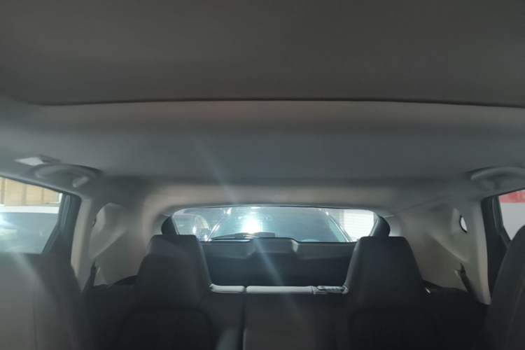 Used CHANGAN OSHAN X5 2021 Revised Version 1.6L Manual Luxury Edition Headliner
