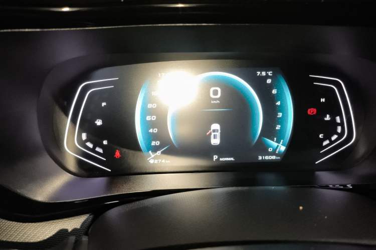 Used CHANGAN OSHAN X5 2021 1.6L CVT Luxury Model Instrument Cluster