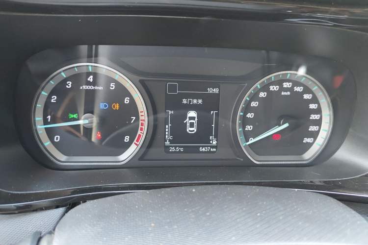 Used CHANGAN OSHAN X5 2021 Revised Version 1.6L Manual Luxury Edition Instrument Cluster