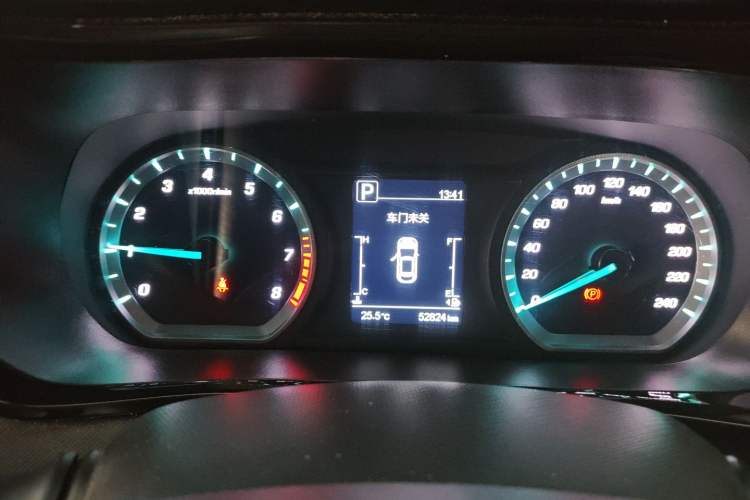 Used CHANGAN OSHAN X5 2021 Revised Version 1.5T DCT Luxury Edition Instrument Cluster
