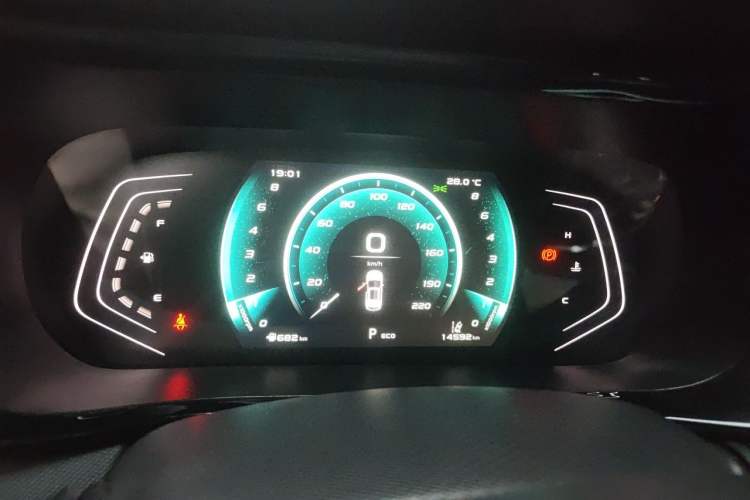 Used CHANGAN OSHAN X5 2021 1.6L CVT Flagship Model Instrument Cluster
