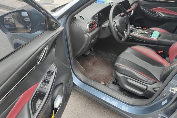 Used CHANGAN OSHAN X5 2021 Revised Version 1.5T DCT Luxury Edition Interior 3