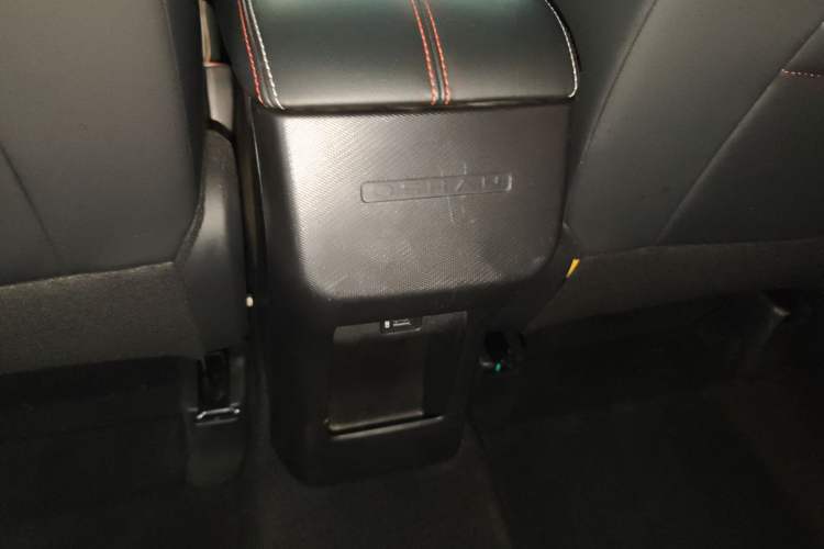 Used CHANGAN OSHAN X5 2021 1.5T DCT Flagship Edition Interior 3