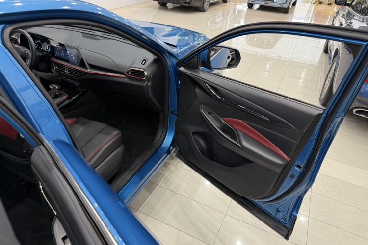 Used CHANGAN OSHAN X5 2021 Revised Version 1.5T DCT Luxury Edition Interior 4