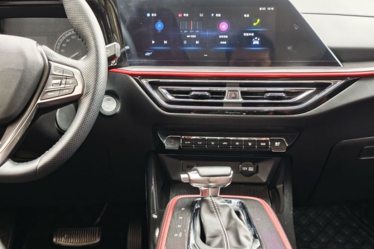 Used CHANGAN OSHAN X5 2021 Revised Version 1.5T DCT Luxury Edition Interior 7