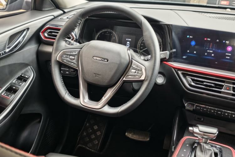 Used CHANGAN OSHAN X5 2021 Revised Version 1.5T DCT Luxury Edition Interior 9