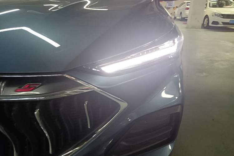 Used CHANGAN OSHAN X5 2021 Revised Version 1.5T DCT Luxury Edition Left Front Headlight
