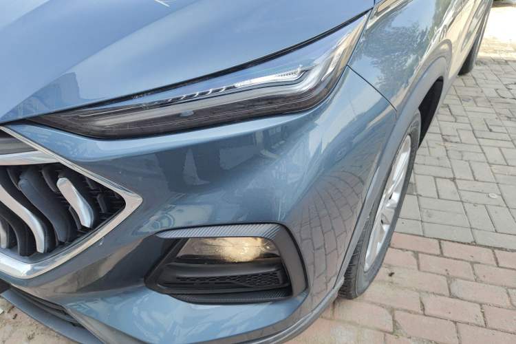 Used CHANGAN OSHAN X5 2021 Revised Version 1.6L Manual Luxury Edition Left Front Headlight