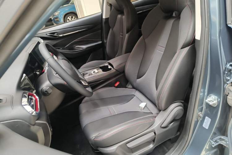 Used CHANGAN OSHAN X5 2021 1.6L CVT Comfort Model Left Front Seat