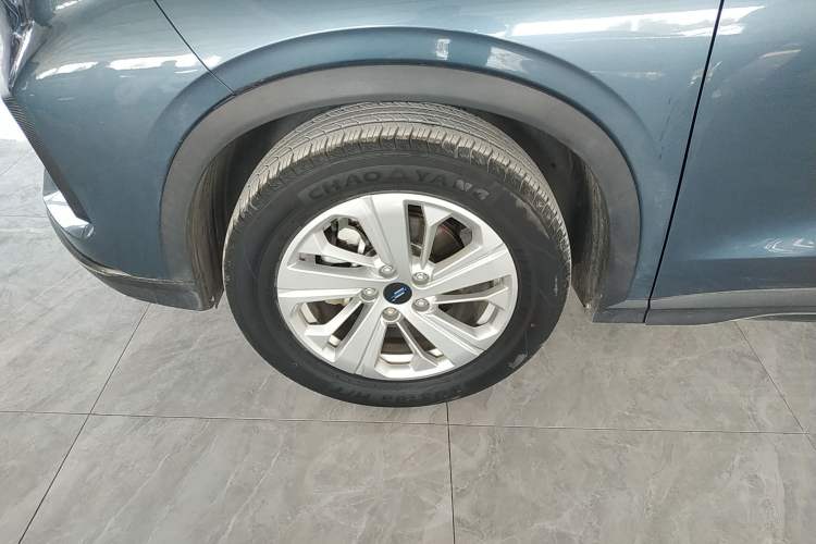 Used CHANGAN OSHAN X5 2021 Revised Version 1.6L Manual Luxury Edition Left Front Wheel Hub