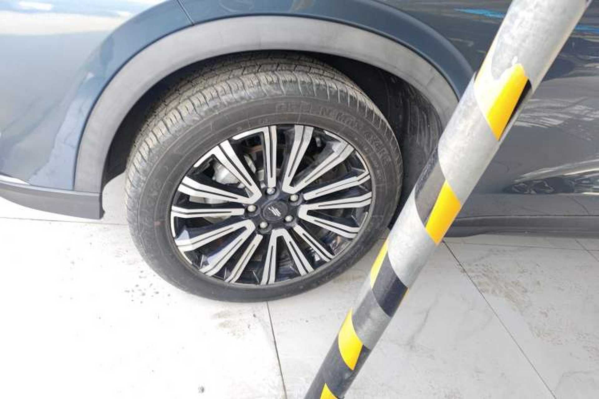 Used CHANGAN OSHAN X5 2021 1.6L CVT Luxury Model Left Front Wheel Hub