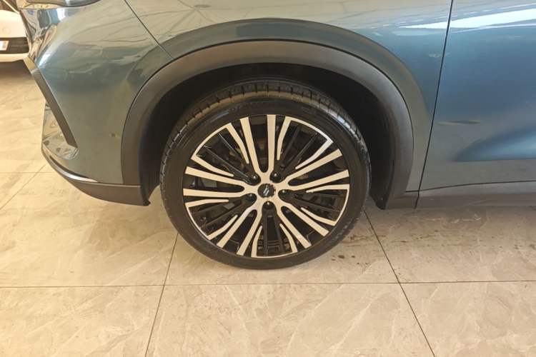 Used CHANGAN OSHAN X5 2021 1.5T DCT Flagship Edition Left Front Wheel Hub