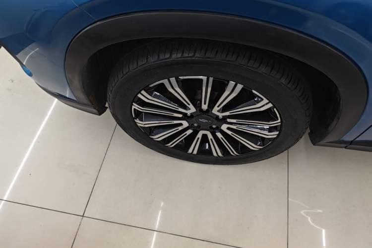 Used CHANGAN OSHAN X5 2021 1.5T DCT Prestige Edition Left Front Wheel Hub