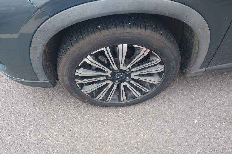 Used CHANGAN OSHAN X5 2021 1.5T DCT Luxury Edition Left Front Wheel Hub