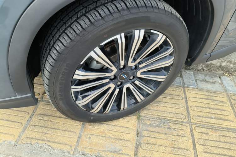Used CHANGAN OSHAN X5 2021 Revised Version 1.5T DCT Luxury Edition Left Front Wheel Hub
