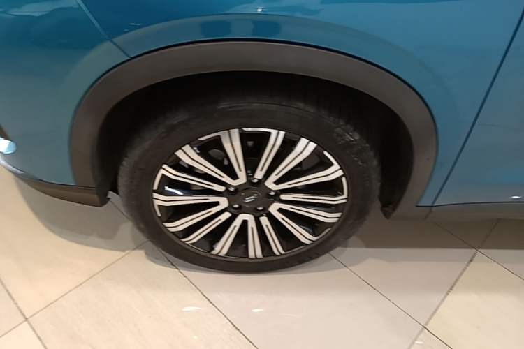 Used CHANGAN OSHAN X5 2021 Revised Version 1.5T DCT Luxury Edition Left Front Wheel Hub