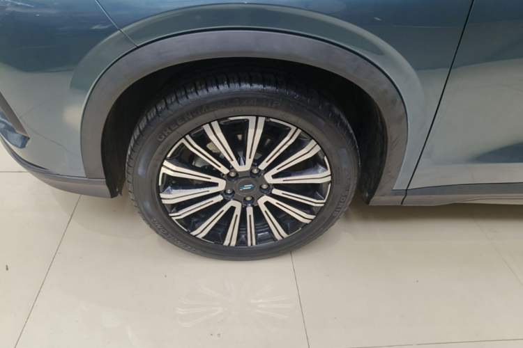Used CHANGAN OSHAN X5 2021 1.6L CVT Comfort Model Left Front Wheel Hub