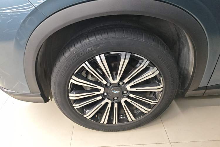 Used CHANGAN OSHAN X5 2021 Revised Version 1.5T DCT Luxury Edition Left Front Wheel Hub