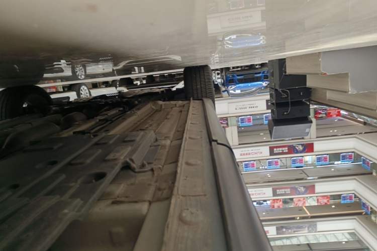 Used CHANGAN OSHAN X5 2021 1.6L CVT Comfort Model Left Side Sill