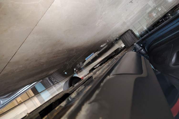 Used CHANGAN OSHAN X5 2021 1.5T DCT Flagship Edition Left Side Sill