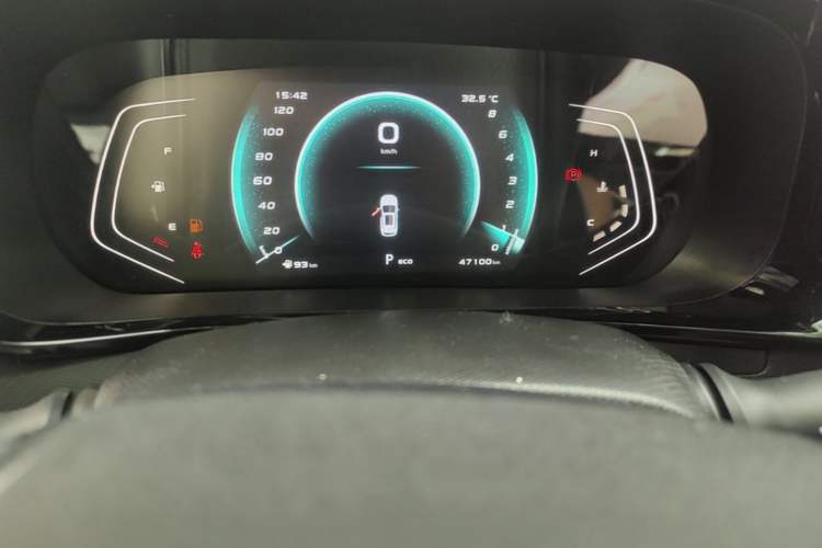Used CHANGAN OSHAN X5 2021 1.6L CVT Luxury Model Odometer Close Up
