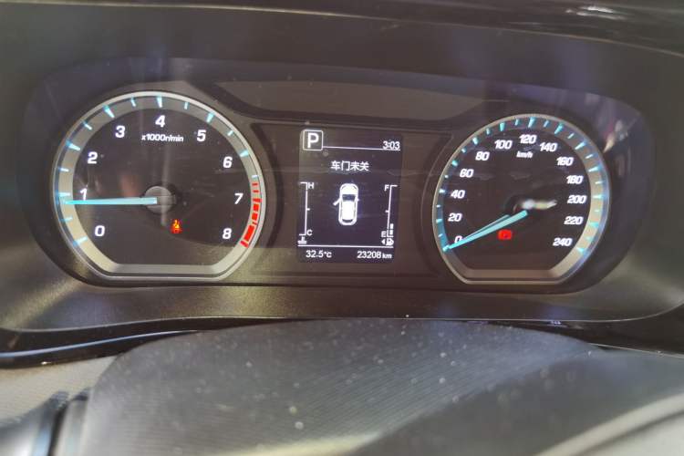 Used CHANGAN OSHAN X5 2021 Revised Version 1.6L CVT Luxury Edition Odometer Close Up