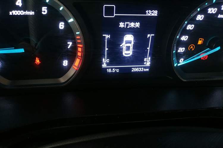 Used CHANGAN OSHAN X5 2021 Revised Version 1.6L Manual Luxury Edition Odometer Close Up
