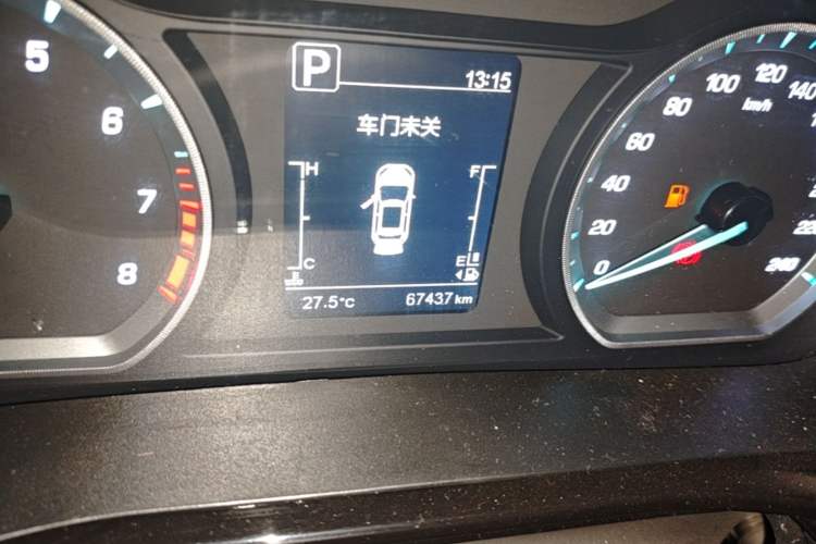 Used CHANGAN OSHAN X5 2021 1.5T DCT Luxury Edition Odometer Close Up