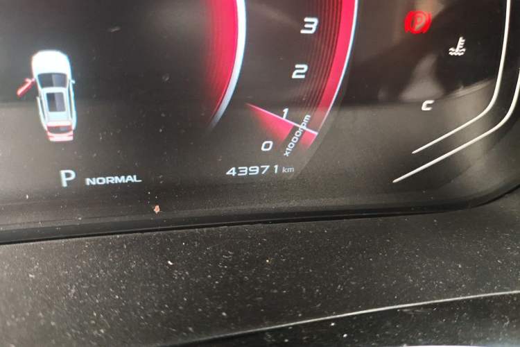 Used CHANGAN OSHAN X5 2021 1.6L CVT Luxury Model Odometer Close Up