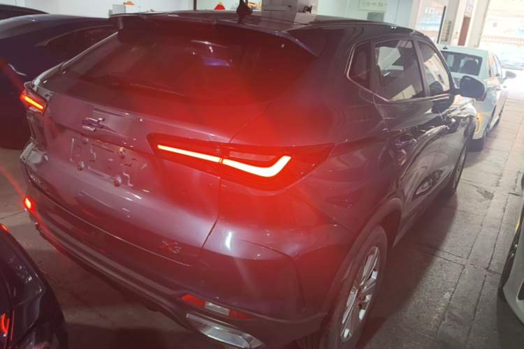 Used CHANGAN OSHAN X5 2021 Revised Version 1.6L Manual Luxury Edition Rear Right 45 Deg