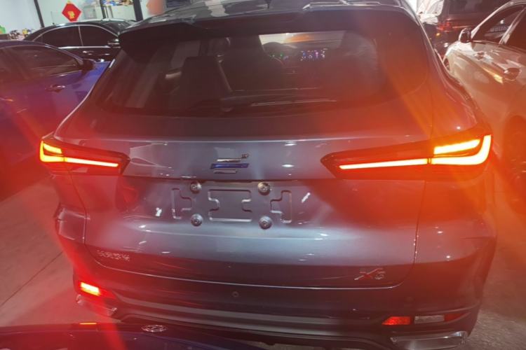 Used CHANGAN OSHAN X5 2021 Revised Version 1.6L Manual Luxury Edition Rear