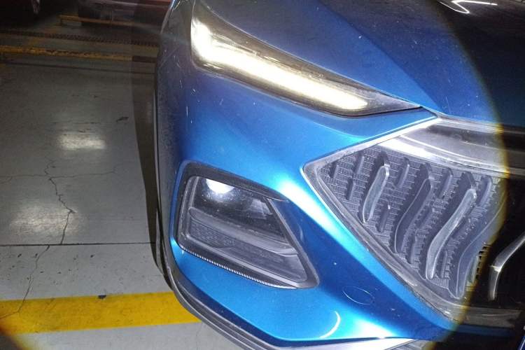 Used CHANGAN OSHAN X5 2021 1.5T DCT Prestige Edition Right Front Headlight