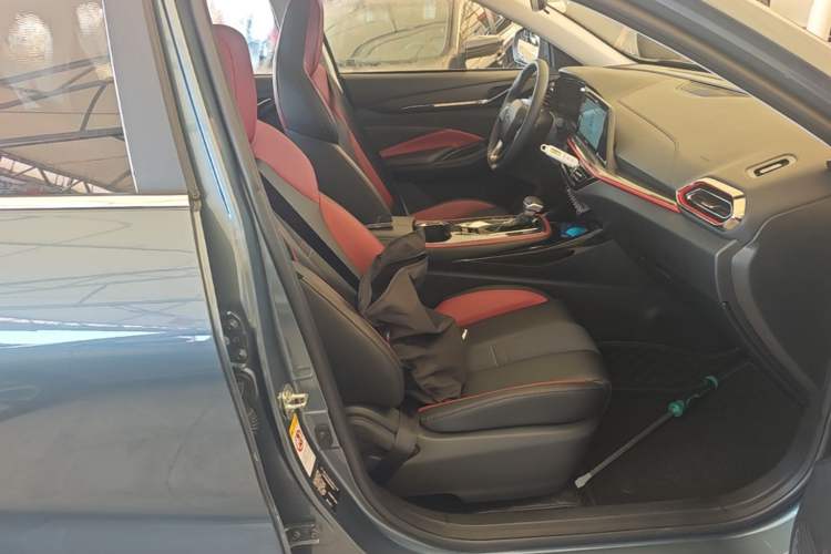 Used CHANGAN OSHAN X5 2021 1.5T DCT Flagship Edition Right Front Seat