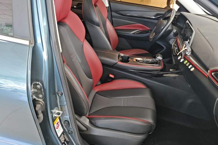 Used CHANGAN OSHAN X5 2021 1.5T DCT Prestige Edition Right Front Seat