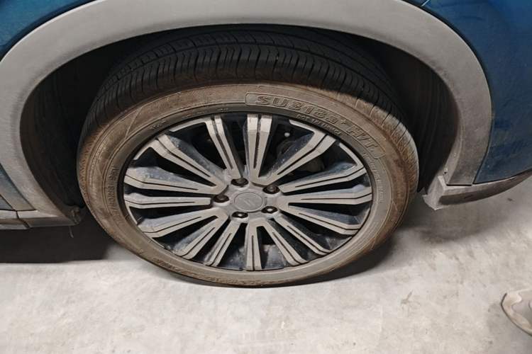 Used CHANGAN OSHAN X5 2021 1.5T DCT Luxury Edition Right Front Wheel Hub
