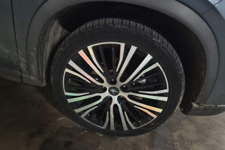 Used CHANGAN OSHAN X5 2021 1.5T DCT Flagship Edition Right Front Wheel Hub