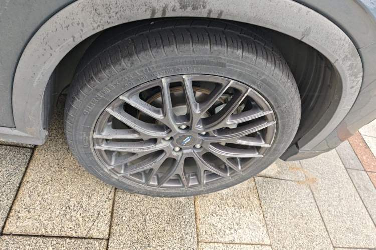 Used CHANGAN OSHAN X5 2021 1.5T DCT Flagship Edition Right Front Wheel Hub