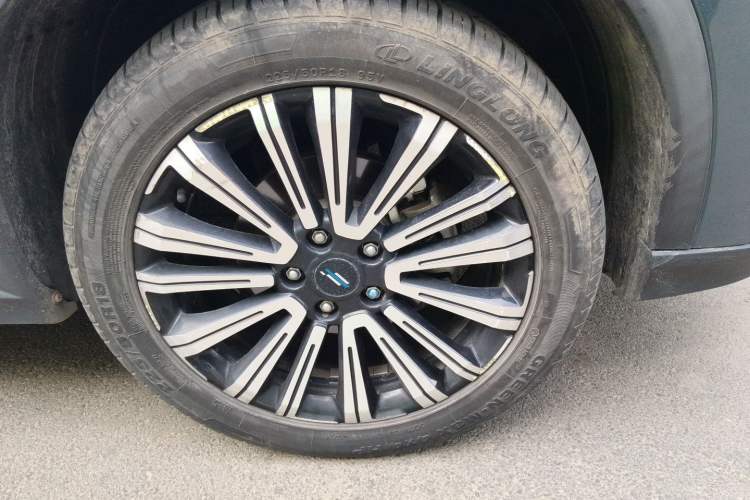 Used CHANGAN OSHAN X5 2021 1.5T DCT Prestige Edition Right Front Wheel Hub