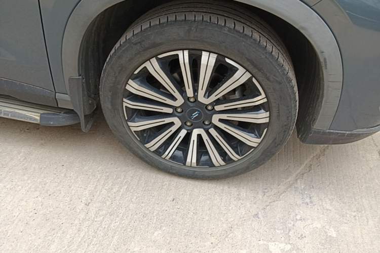 Used CHANGAN OSHAN X5 2021 1.5T DCT Luxury Edition Right Front Wheel Hub