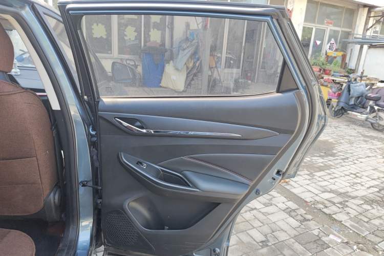 Used CHANGAN OSHAN X5 2021 Revised Version 1.6L Manual Luxury Edition Right Rear Door Interior