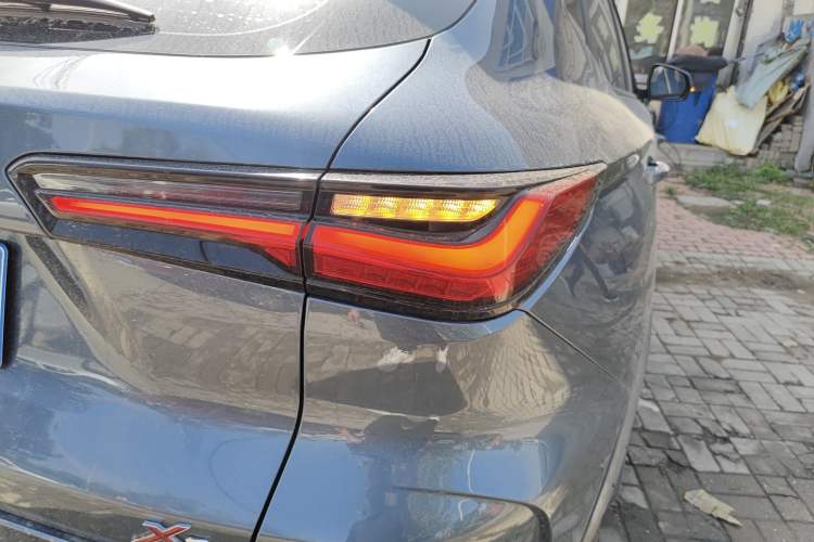 Used CHANGAN OSHAN X5 2021 Revised Version 1.6L Manual Luxury Edition Right Rear Taillight