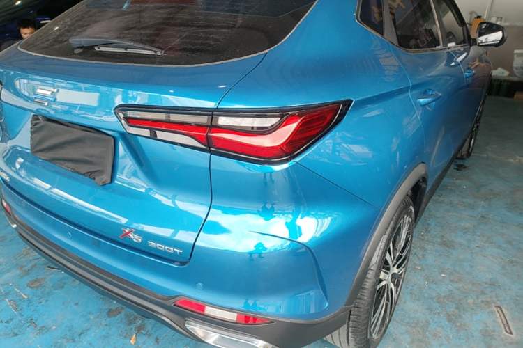 Used CHANGAN OSHAN X5 2021 1.5T DCT Flagship Edition Right Rear Taillight