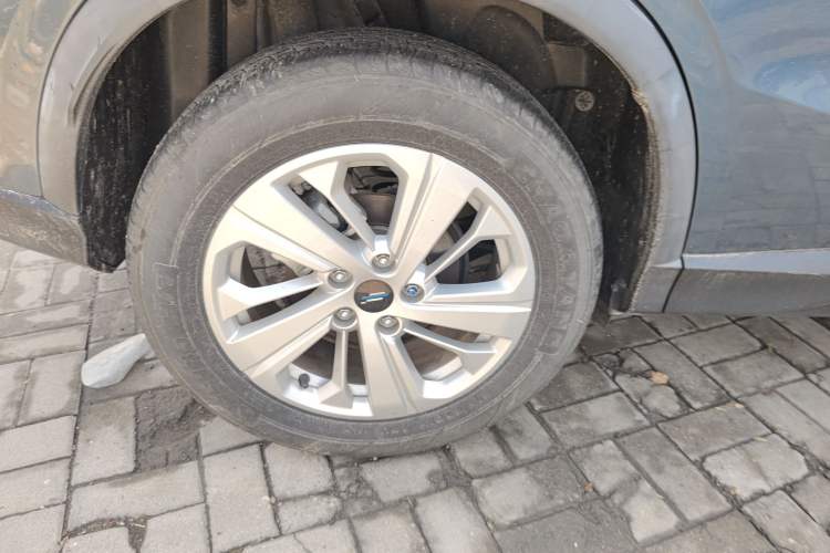 Used CHANGAN OSHAN X5 2021 Revised Version 1.6L Manual Luxury Edition Right Rear Wheel Hub