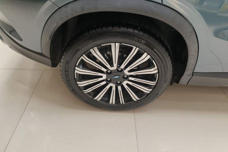Used CHANGAN OSHAN X5 2021 1.6L CVT Comfort Model Right Rear Wheel Hub