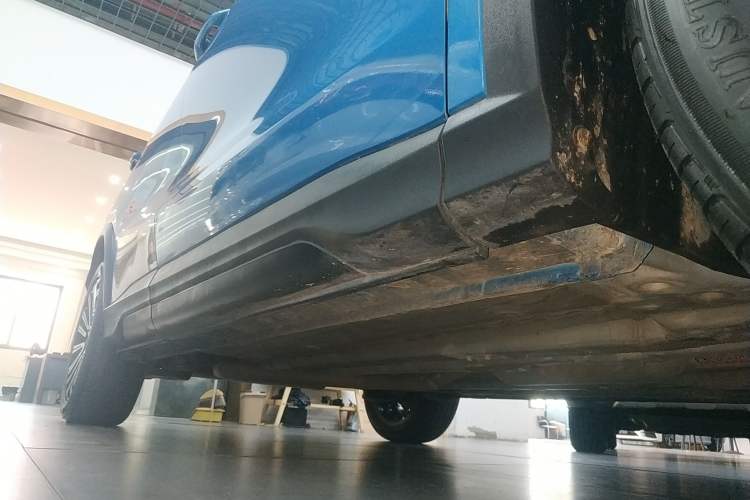 Used CHANGAN OSHAN X5 2021 1.5T DCT Prestige Edition Right Side Sill
