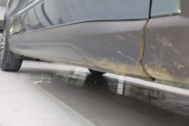 Used CHANGAN OSHAN X5 2021 1.5T DCT Prestige Edition Right Side Sill