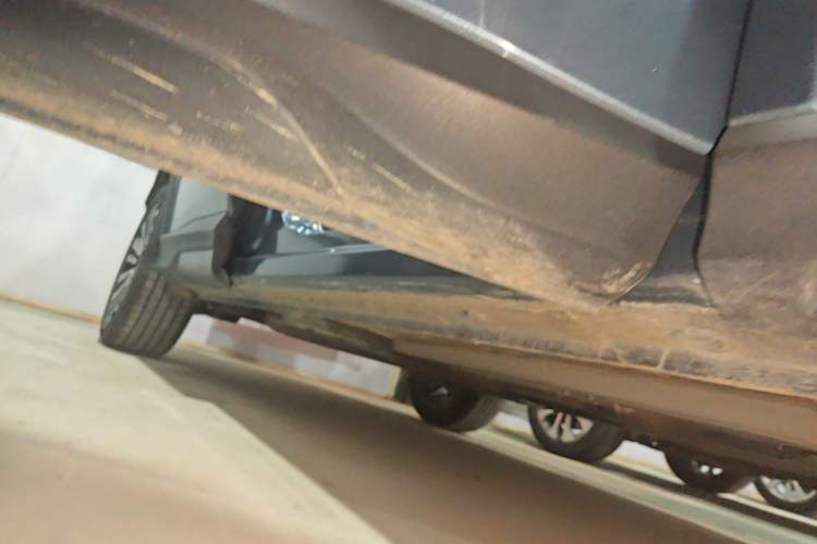 Used CHANGAN OSHAN X5 2021 Revised Version 1.5T DCT Luxury Edition Right Side Sill