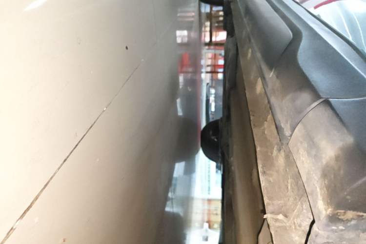Used CHANGAN OSHAN X5 2021 Revised Version 1.5T DCT Luxury Edition Right Side Sill