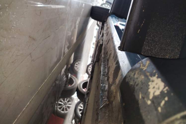 Used CHANGAN OSHAN X5 2021 1.5T DCT Flagship Edition Right Side Sill