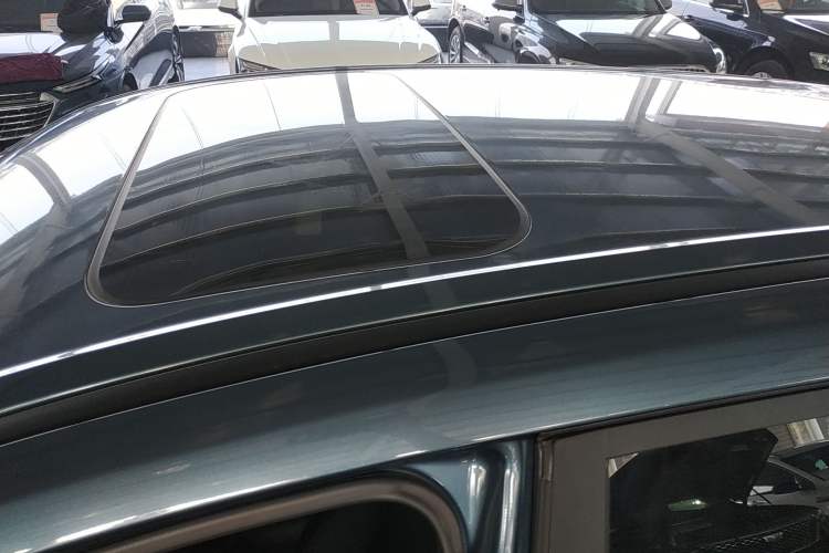 Used CHANGAN OSHAN X5 2021 Revised Version 1.6L Manual Luxury Edition Roof